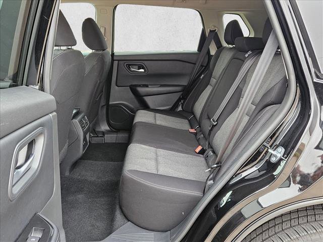 Used 2025 Nissan Rogue SV image 18
