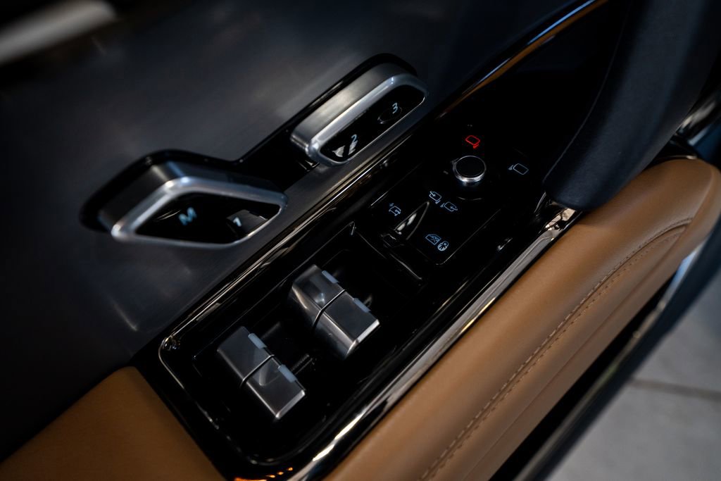 Used 2023 Land Rover Range Rover Sport SE image 33