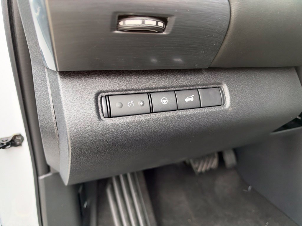 New 2026 Nissan Pathfinder SL FWD image 11