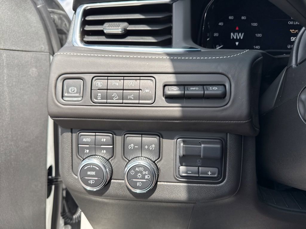 Used 2023 GMC Yukon Denali Ultimate AWD/4WD image 26