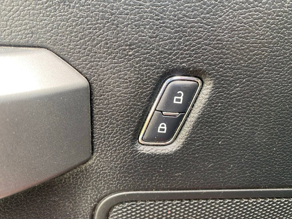 Used 2016 Ford F150 XLT w/ Equipment Group 301A Mid RWD image 16