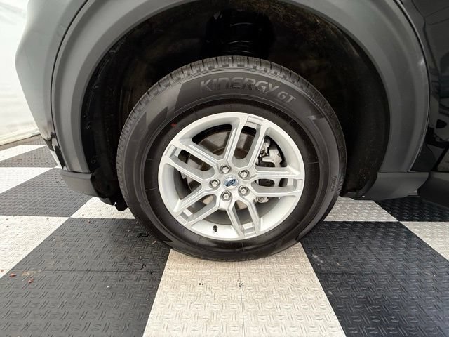Used 2025 Ford Explorer Active AWD/4WD image 10