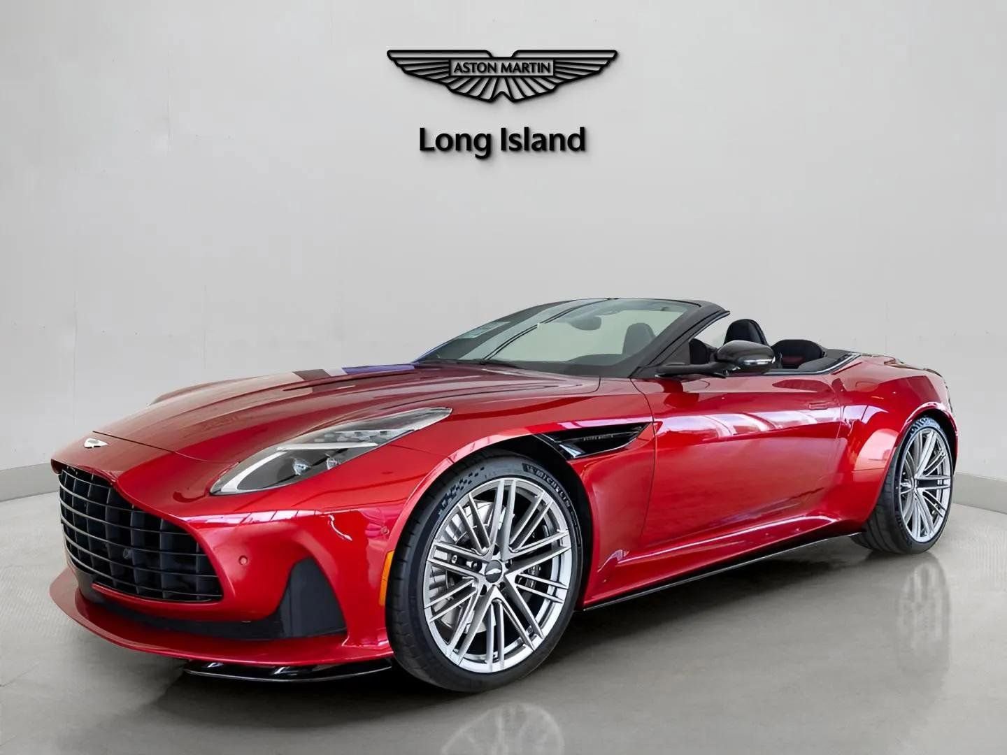 Used 2025 Aston Martin DB12 Convertible RWD image 1