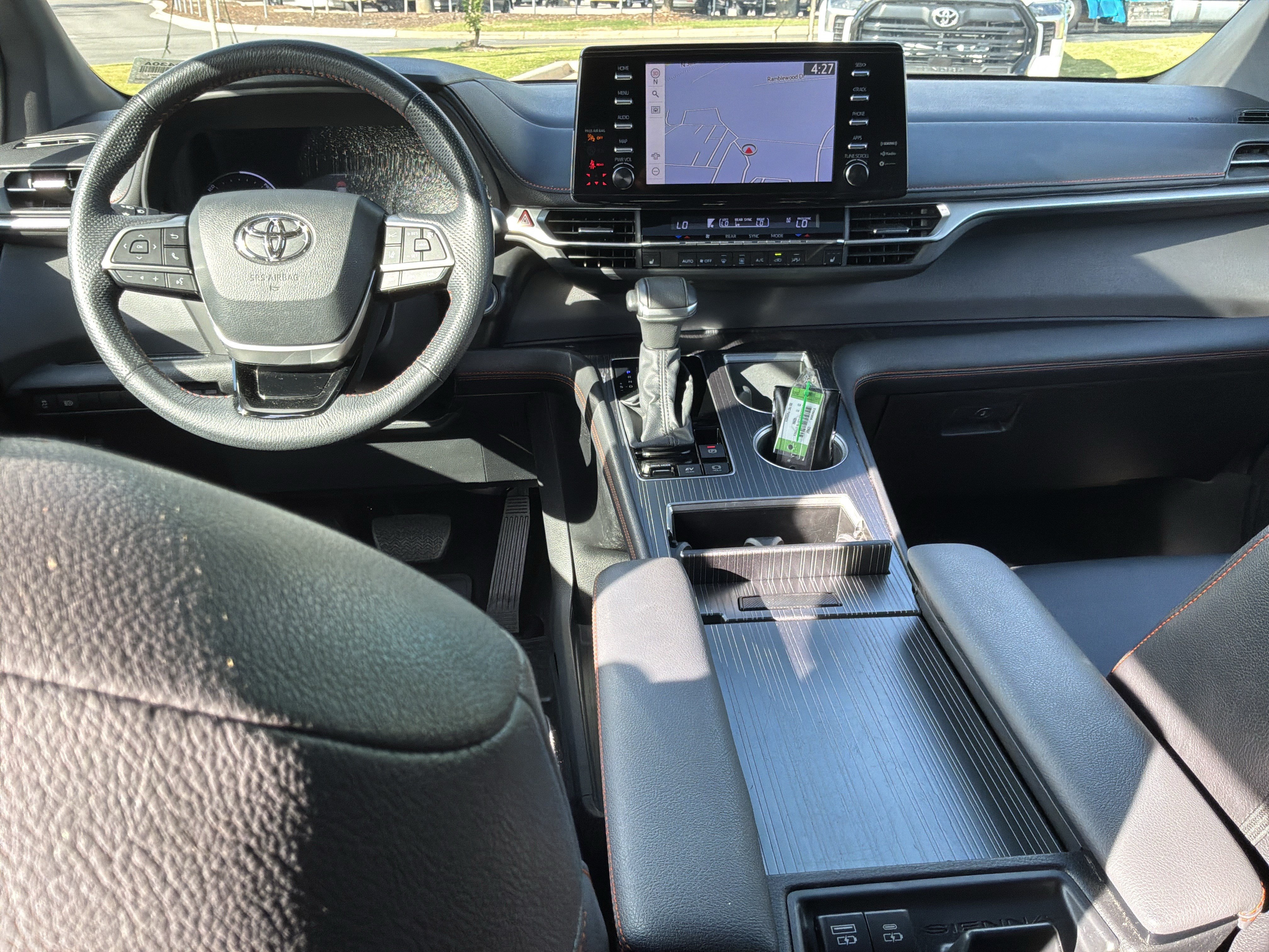 Used 2023 Toyota Sienna XSE FWD image 29