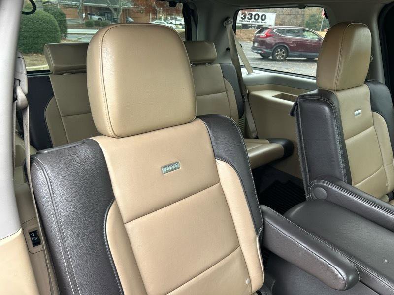 Used 2015 Nissan Armada Platinum w/ Platinum Reserve Package image 26