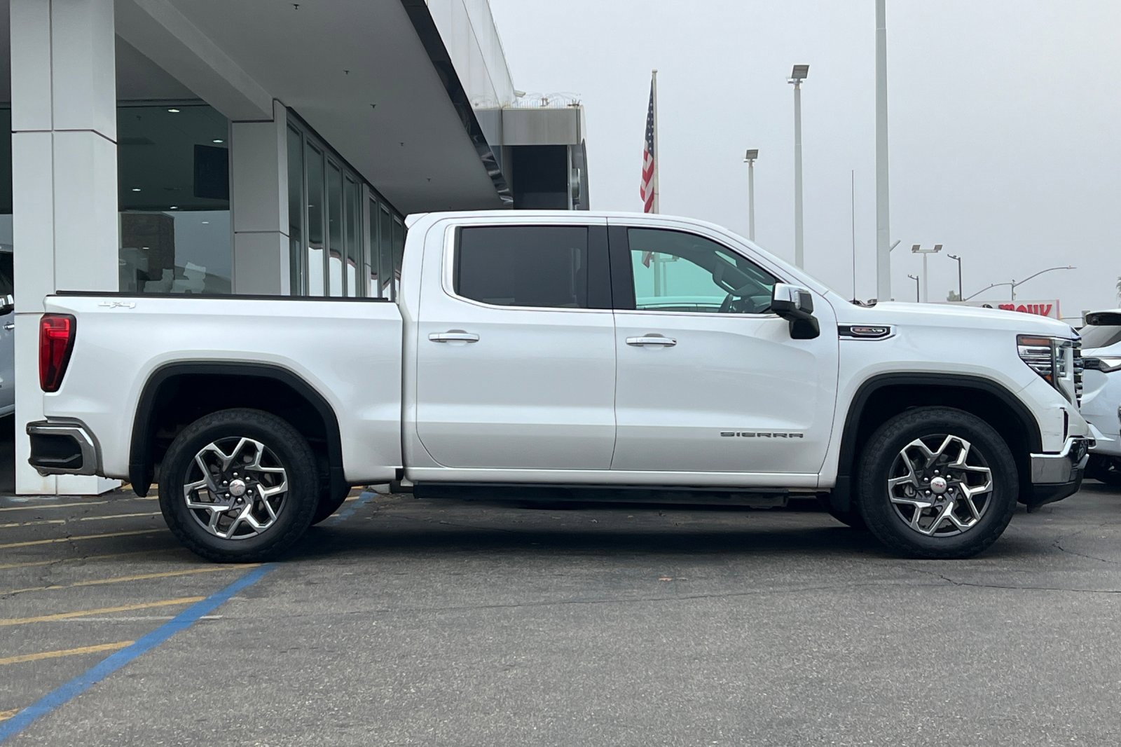 Used 2023 GMC Sierra 1500 SLT w/ SLT Premium Package image 3