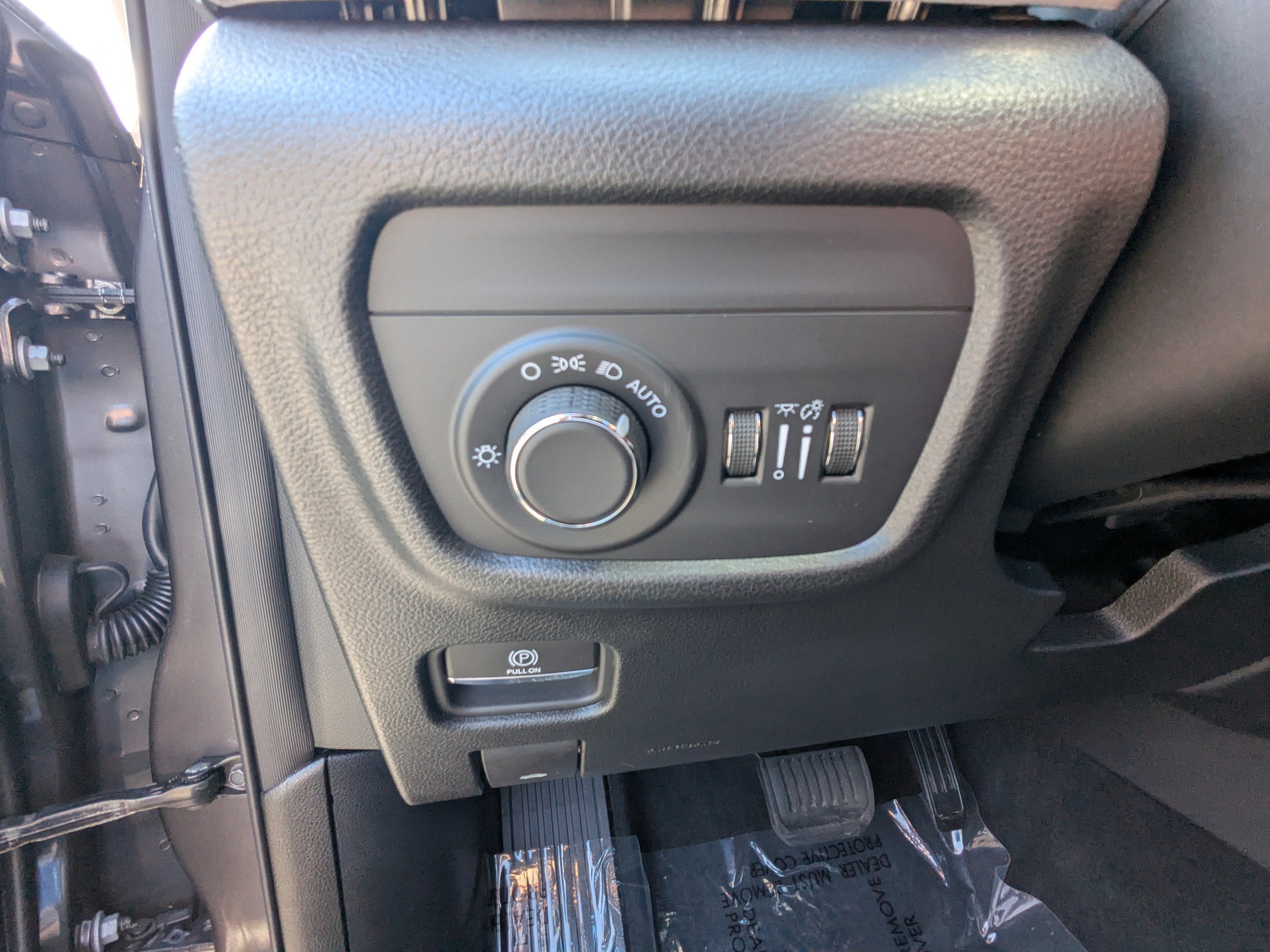 Certified 2025 Jeep Grand Cherokee L Laredo w/ Trailer Tow Package image 19