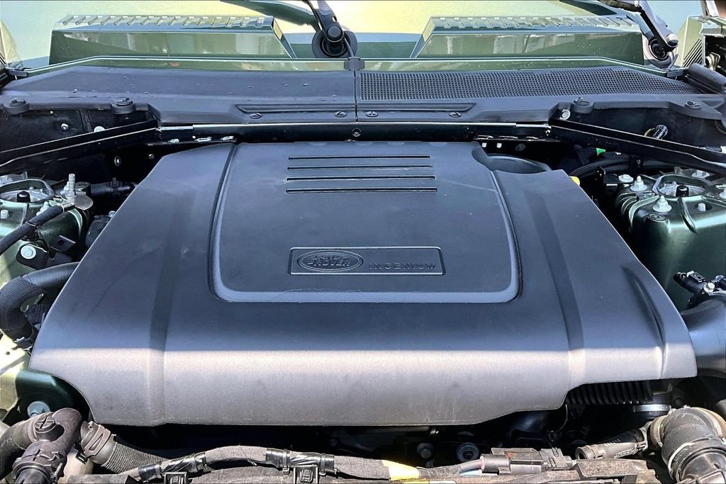 Certified 2026 Land Rover Defender 110 S AWD/4WD image 9