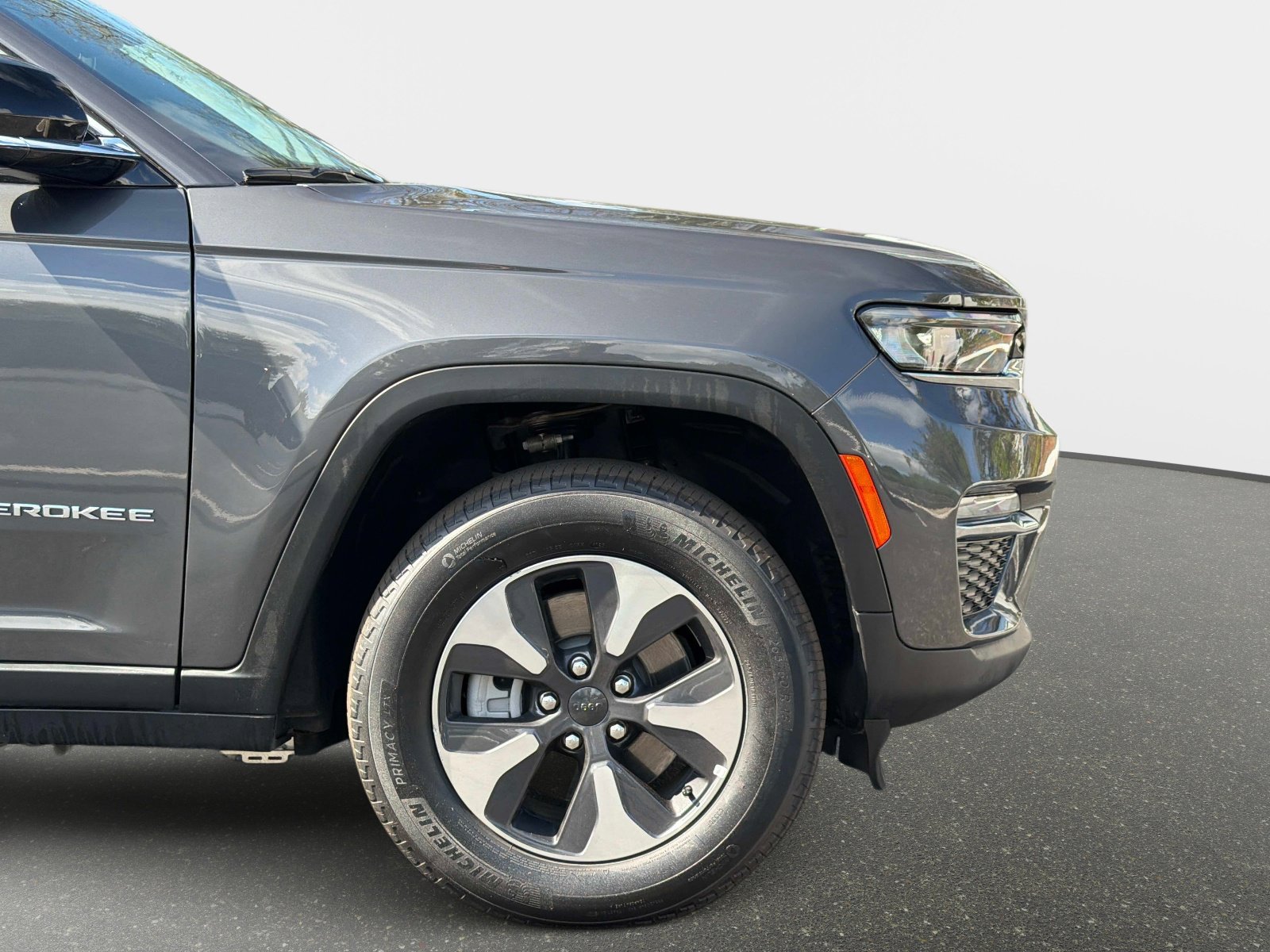 Used 2025 Jeep Grand Cherokee Limited 4xe image 21