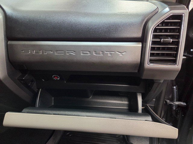 Used 2020 Ford F350 XLT image 40