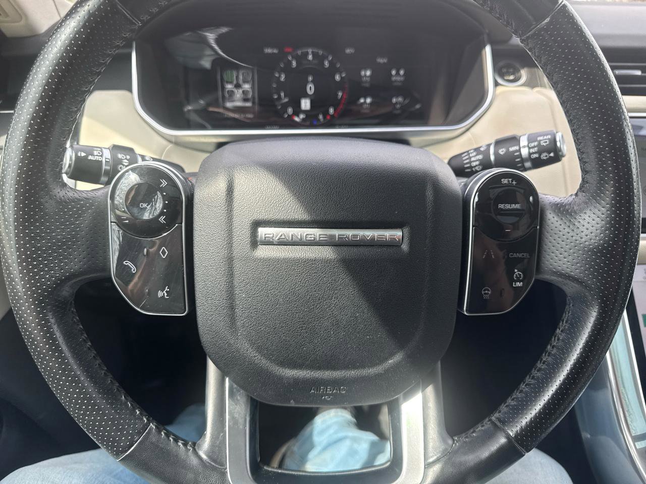 Used 2018 Land Rover Range Rover Sport HSE image 15