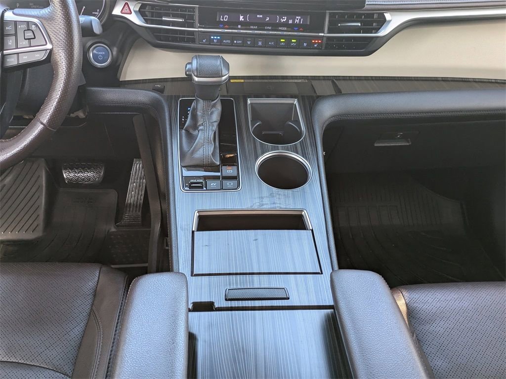Used 2022 Toyota Sienna Platinum image 18