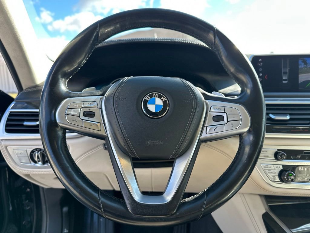 Used 2018 BMW 750i xDrive image 29