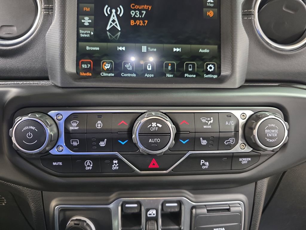 Used 2021 Jeep Gladiator Overland w/ Advanced Safety Group AWD/4WD image 20