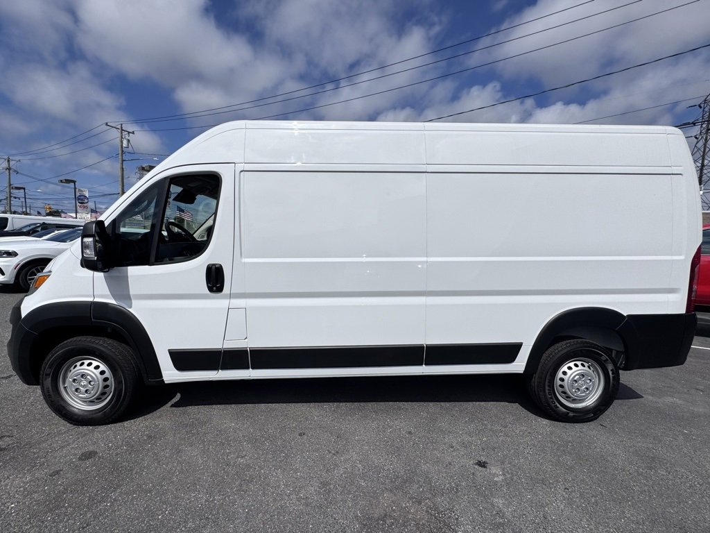 New 2024 RAM ProMaster 2500 w/ Convenience Group image 4