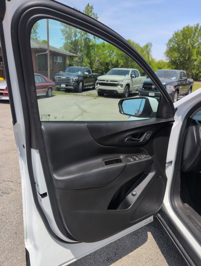 Used 2024 Chevrolet Equinox LT AWD/4WD image 5