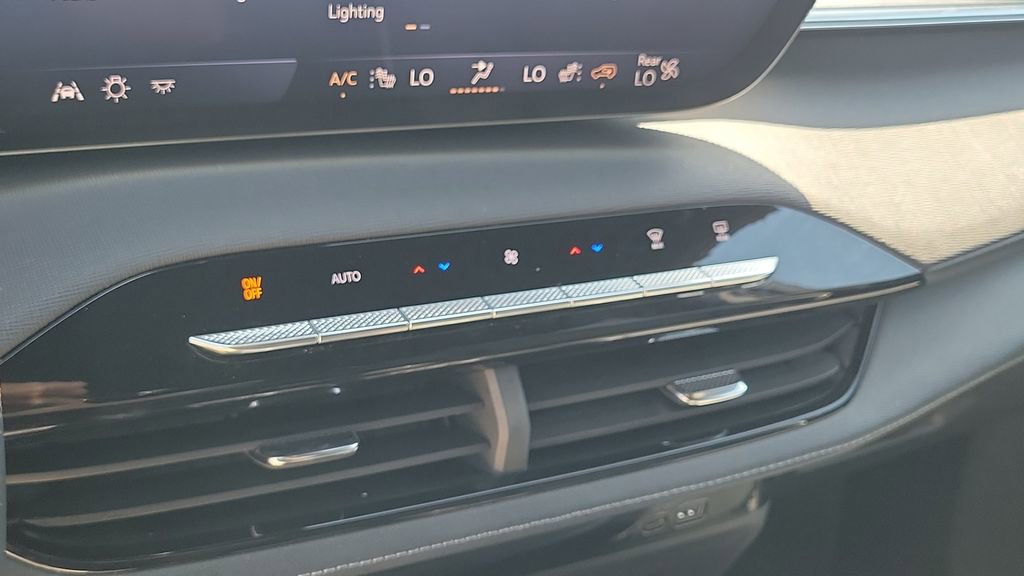 Certified 2025 Buick Enclave Sport Touring image 19