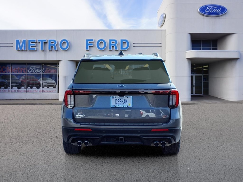 Used 2025 Ford Explorer ST AWD/4WD image 4