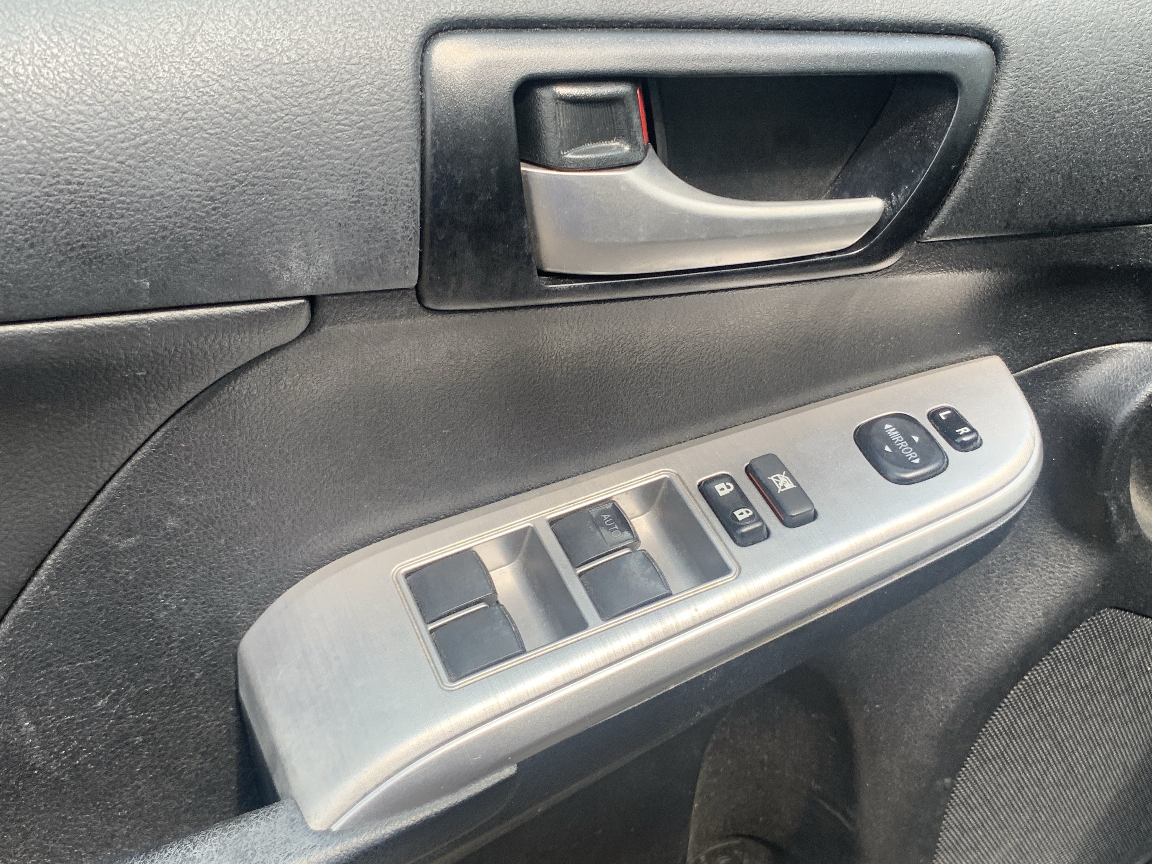 Used 2014 Toyota Camry SE w/ Moonroof Package FWD image 14