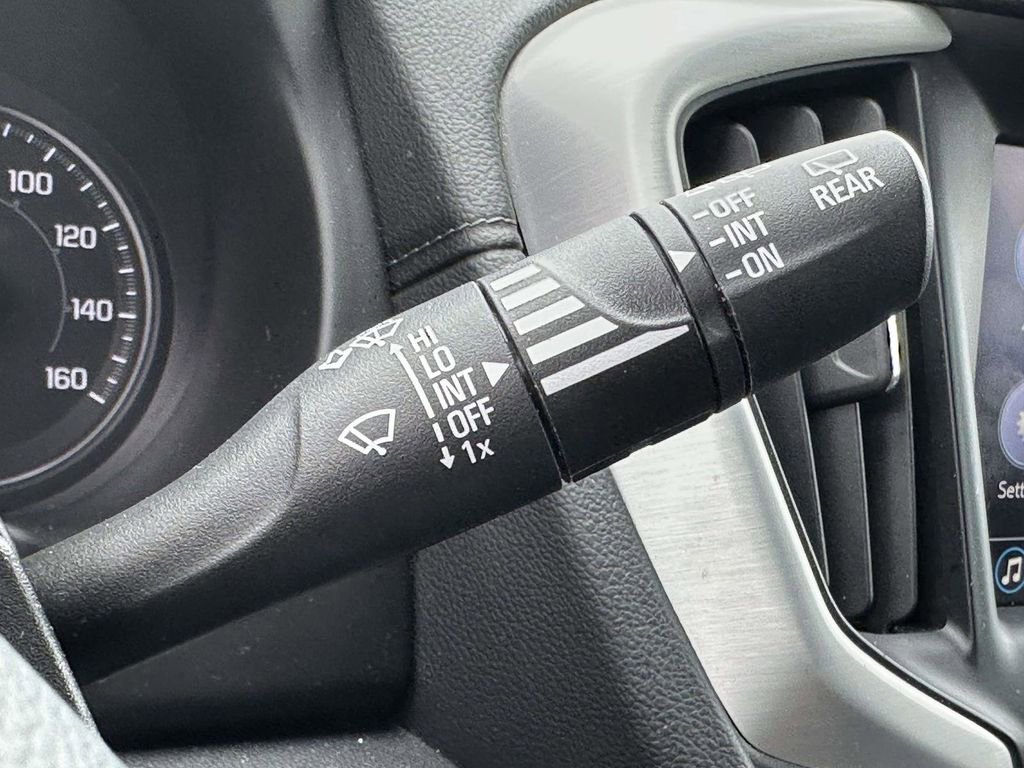 Used 2024 GMC Terrain SLT image 35