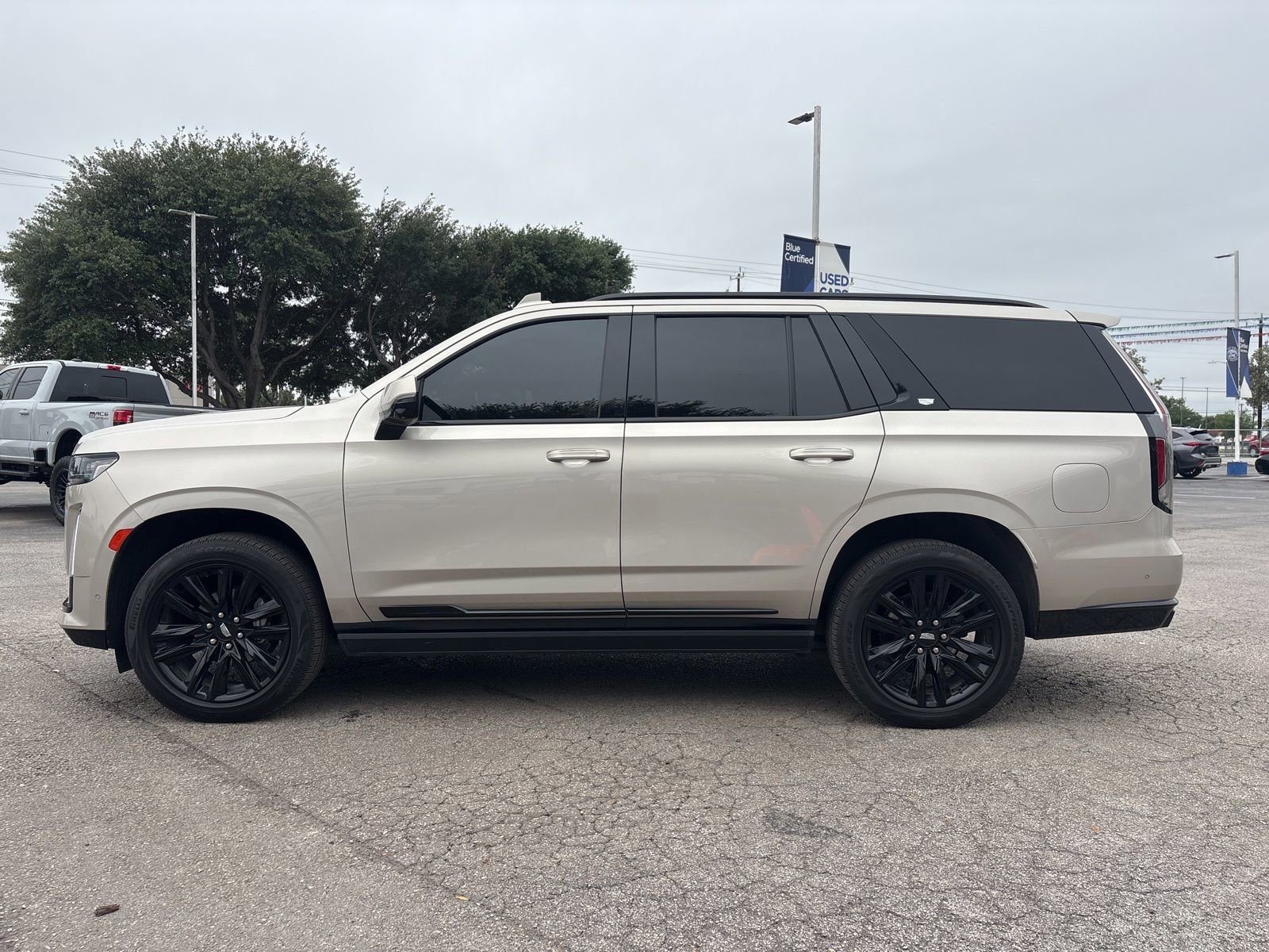 Used 2022 Cadillac Escalade Sport w/ Touring Package RWD image 8