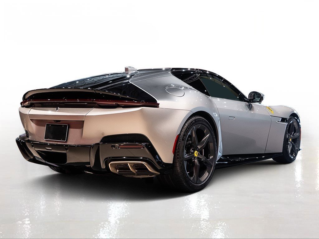 Used 2025 Ferrari 12Cilindri Base image 2