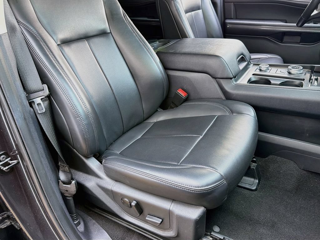Used 2024 Ford Expedition Max XLT AWD/4WD image 30