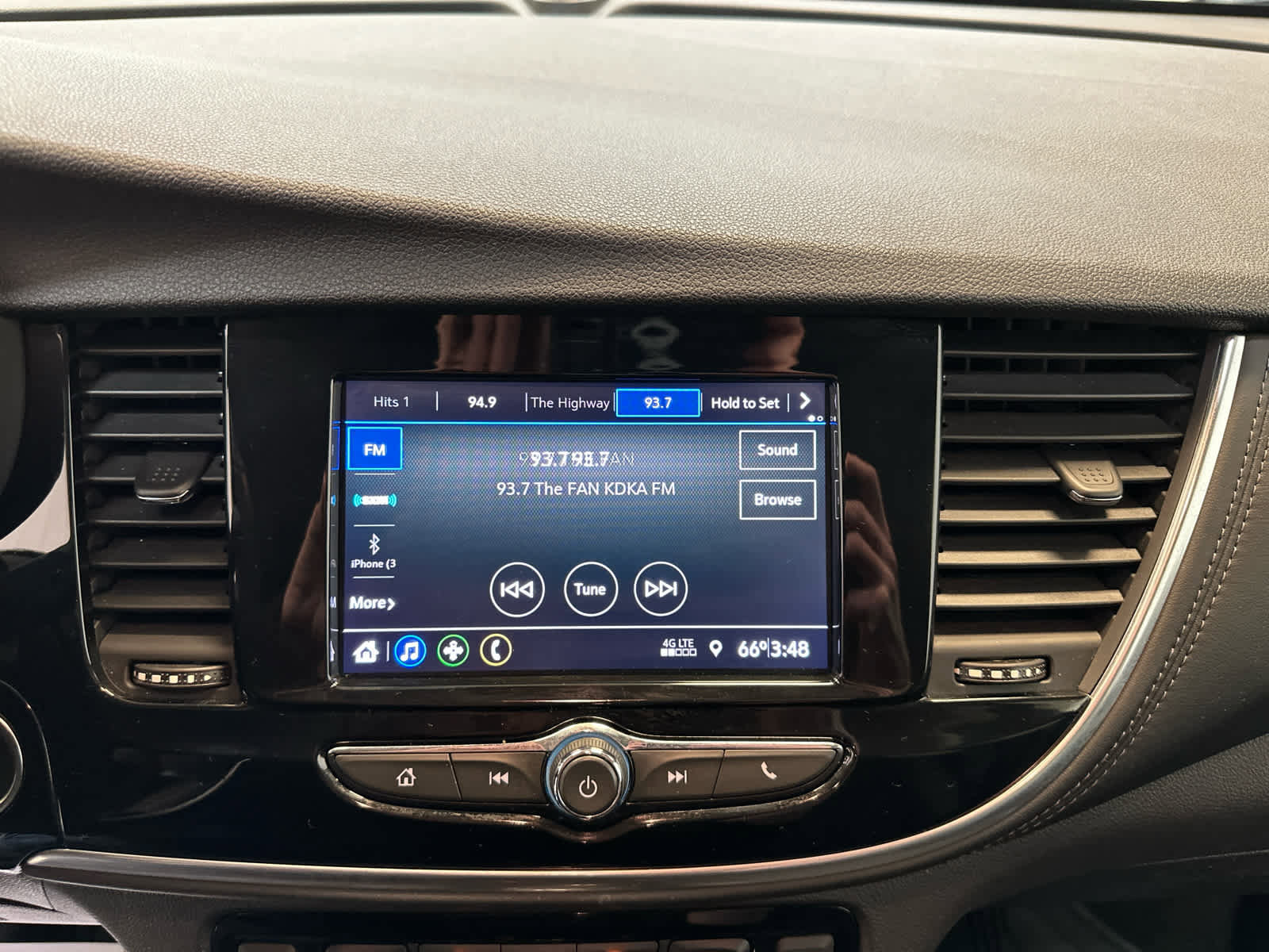 Certified 2022 Buick Encore Preferred w/ Safety Package image 15