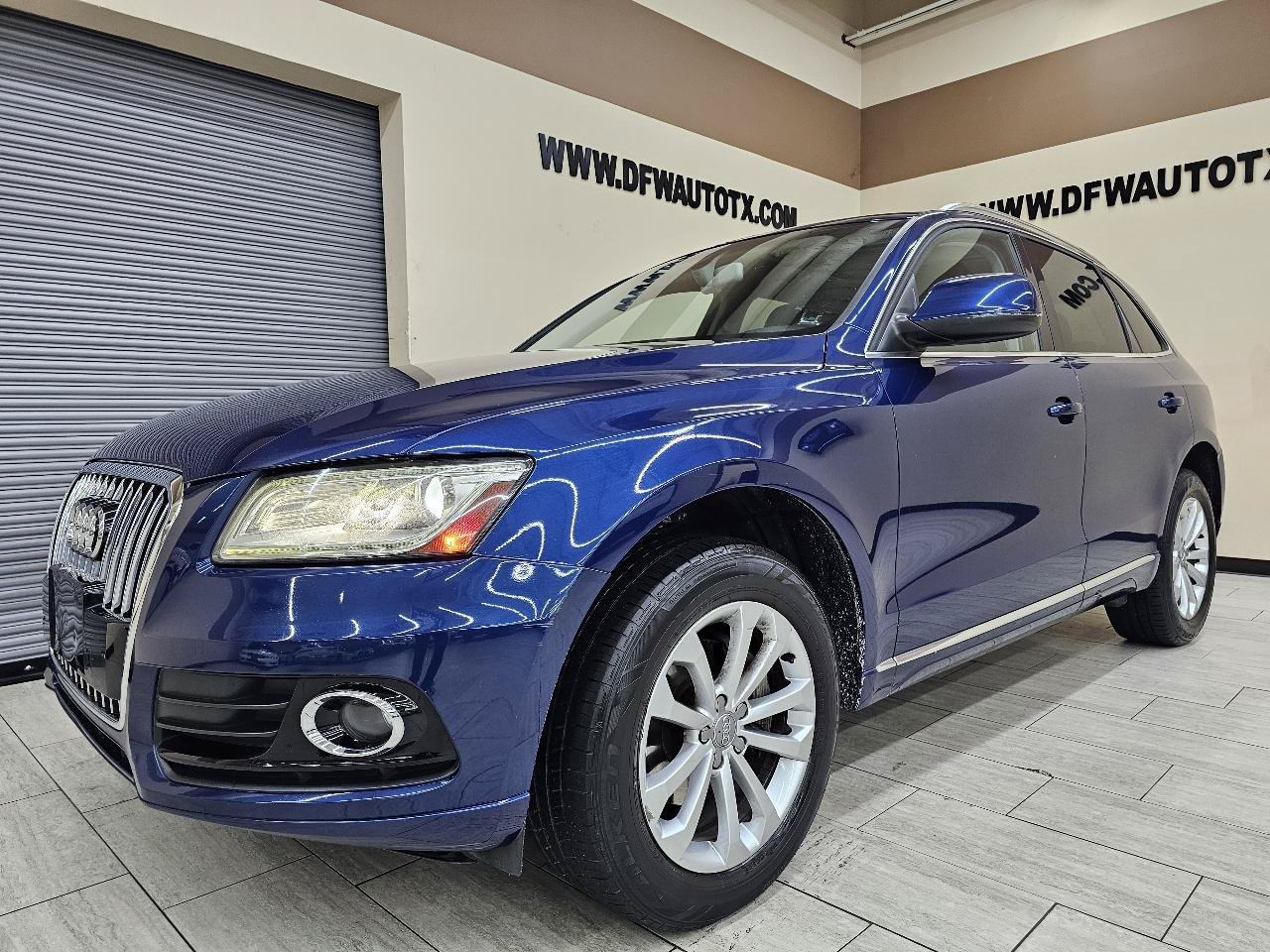 Used 2013 Audi Q5 2.0T Premium w/ Convenience Pkg AWD/4WD image 2