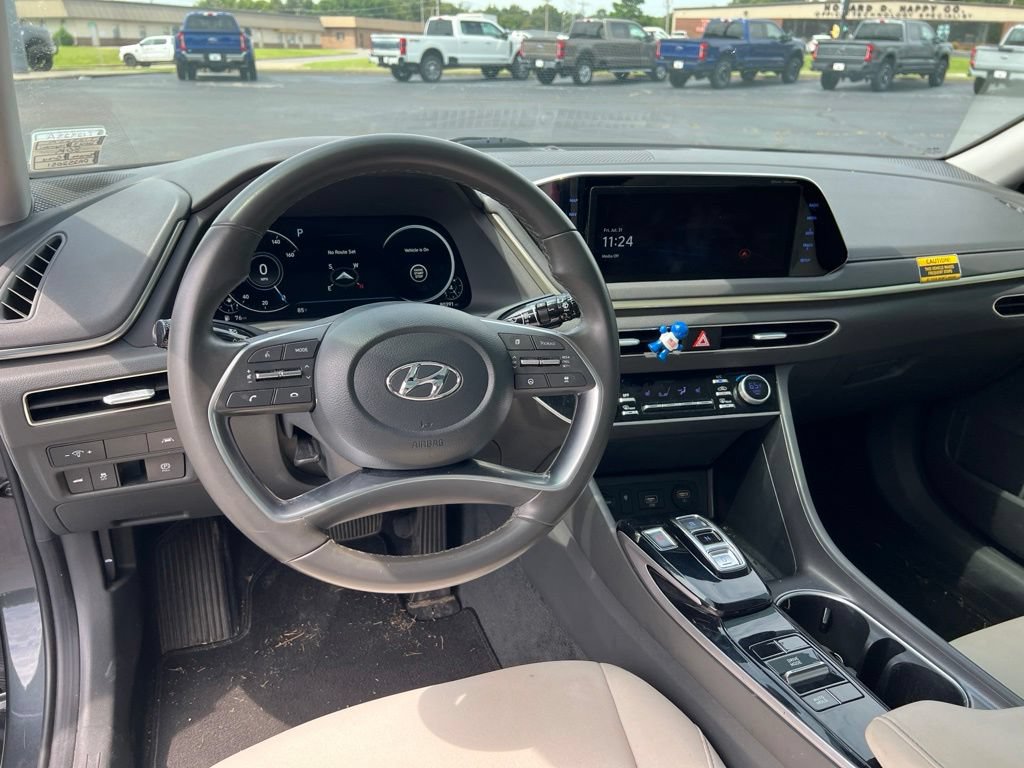 Used 2023 Hyundai Sonata SEL w/ Convenience Package FWD image 9