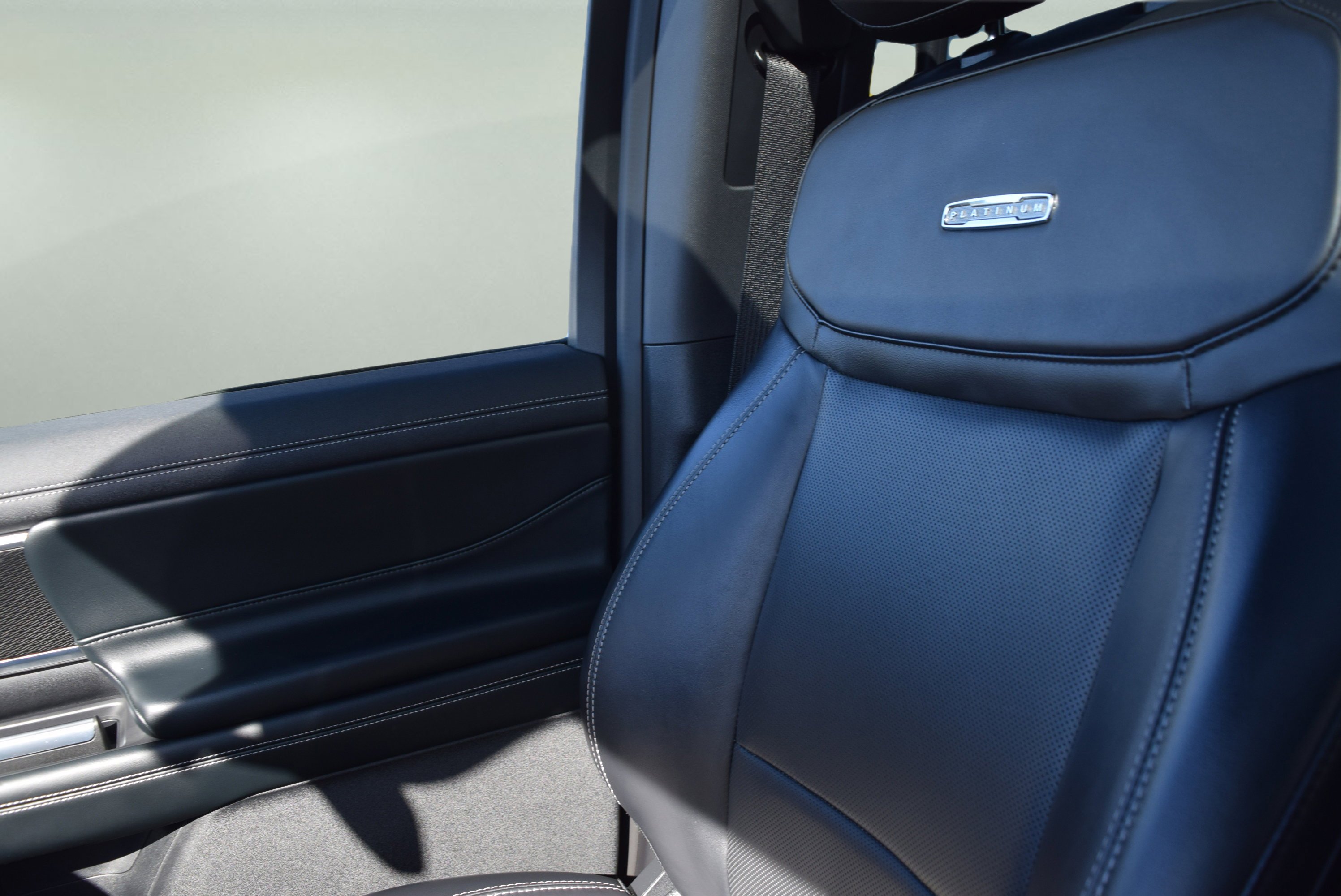 Used 2025 Ford Expedition Platinum w/ Stealth Performance Package image 22