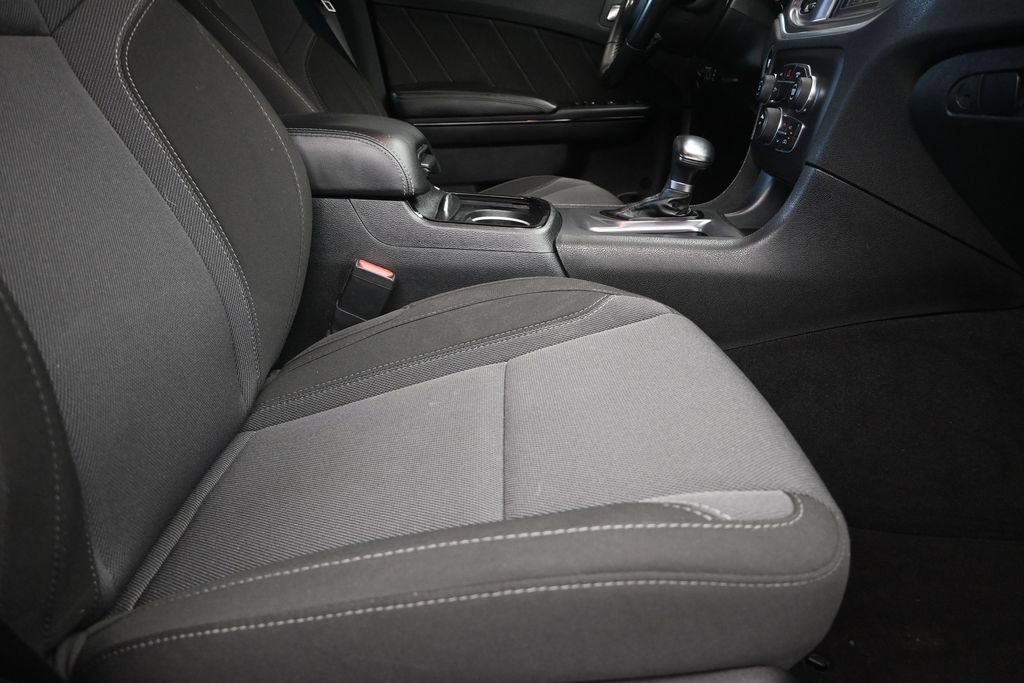 Used 2020 Dodge Charger SXT w/ Blacktop Package RWD image 25