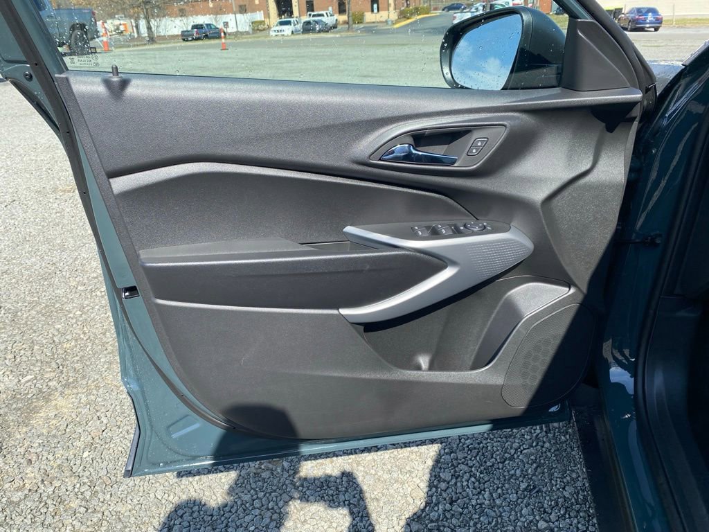 New 2026 Chevrolet Trax LS image 9