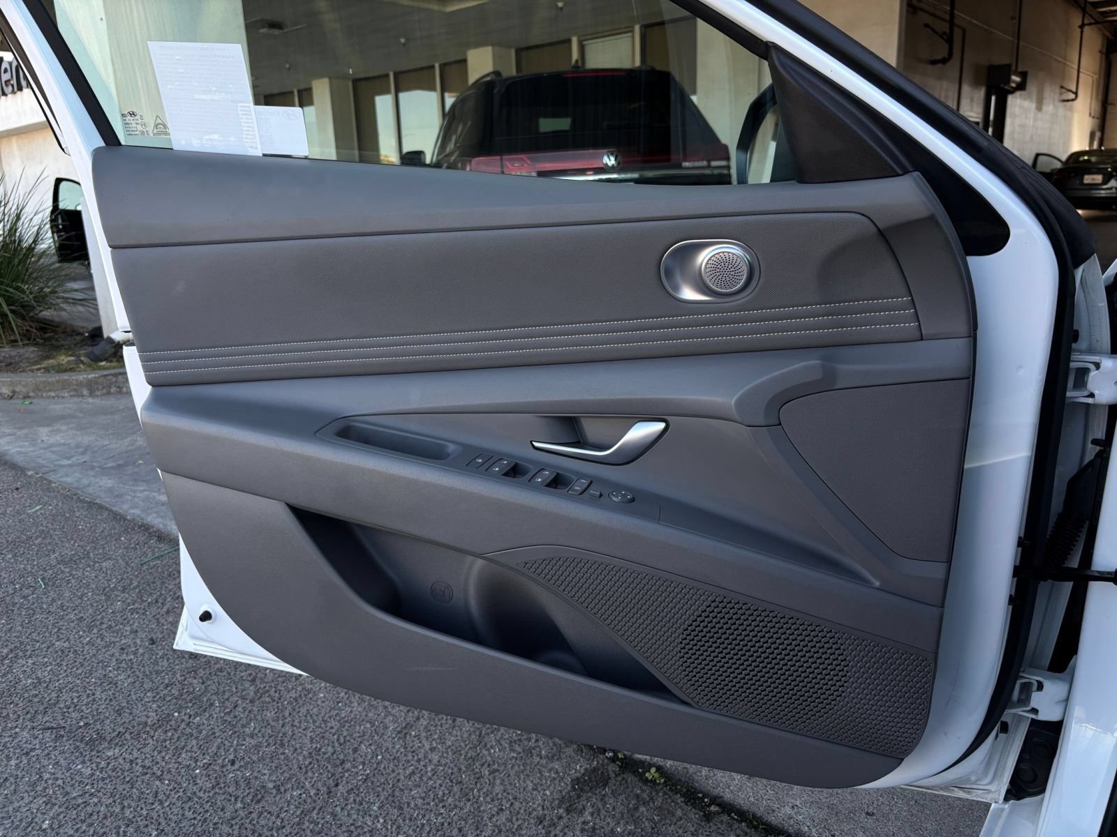 Used 2025 Hyundai Elantra SEL FWD image 18