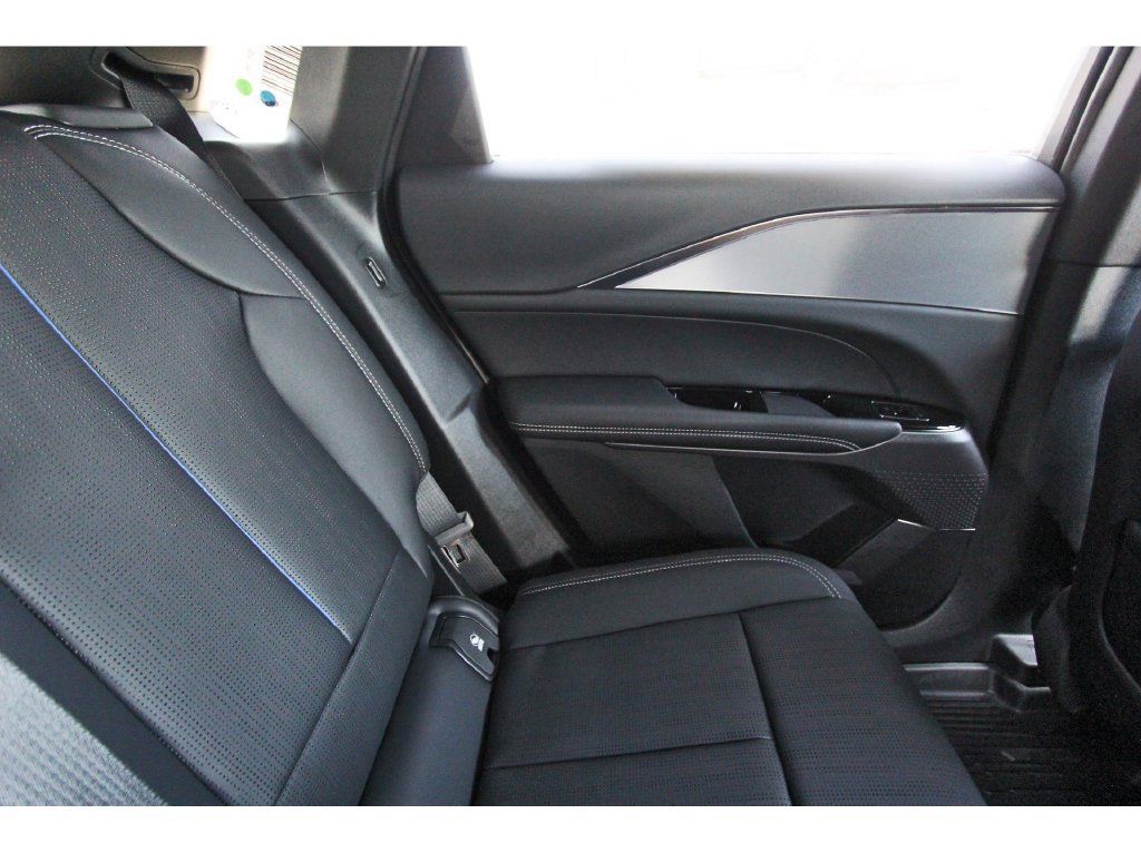 New 2027 Cadillac Vistiq Luxury AWD/4WD image 11