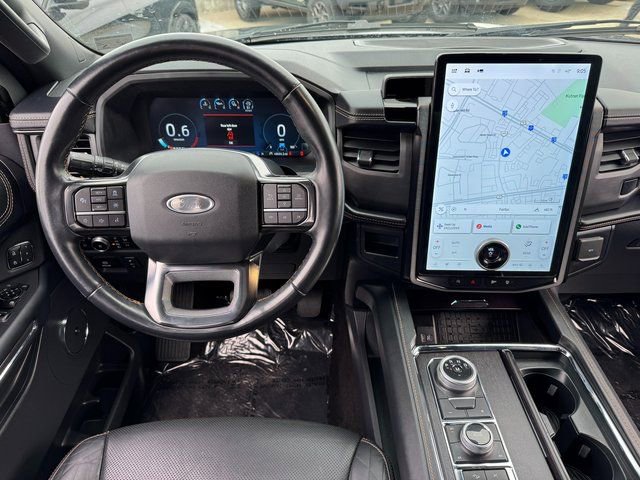 Certified 2023 Ford Expedition Platinum image 4