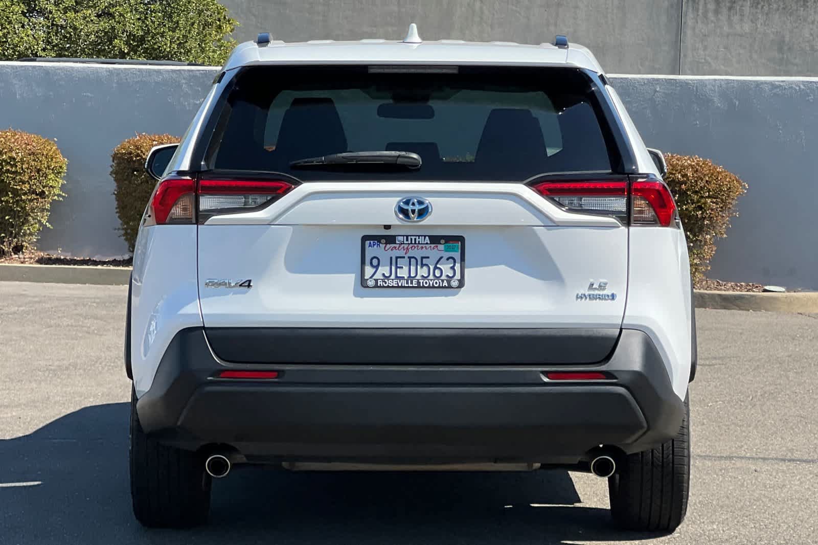 Certified 2023 Toyota RAV4 LE AWD/4WD image 8
