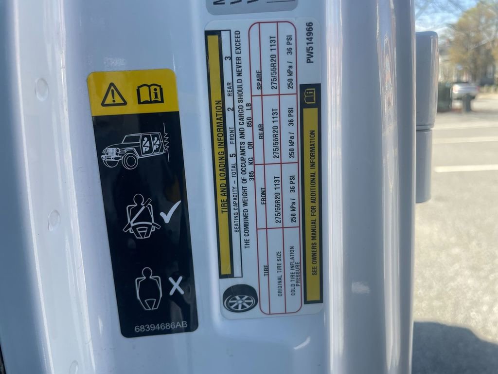 Used 2023 Jeep Wrangler Sahara image 31