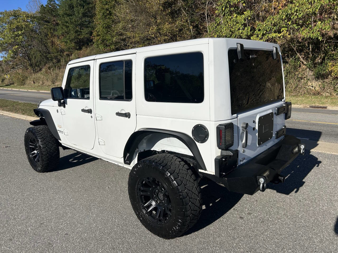 Used 2014 Jeep Wrangler Unlimited Sahara w/ Dual Top Group image 5