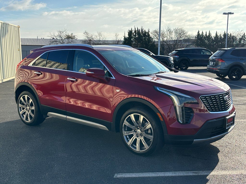 Used 2019 Cadillac XT4 Premium Luxury w/ Enhanced Visibility Package image 3