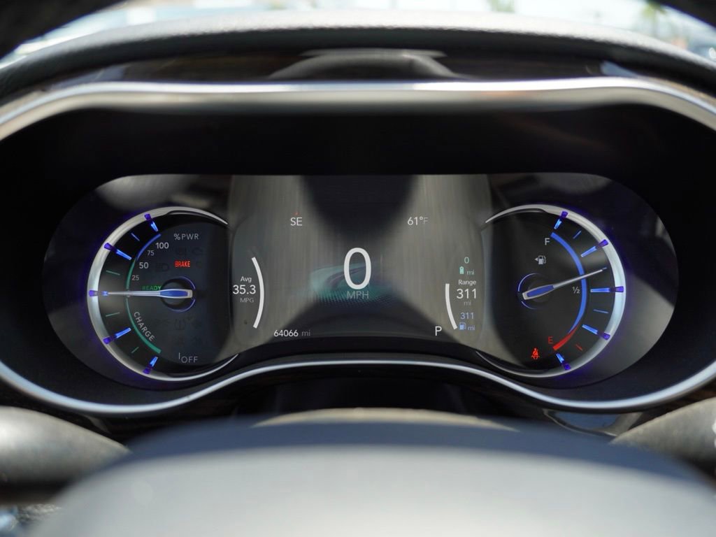 Used 2023 Chrysler Pacifica Limited image 15