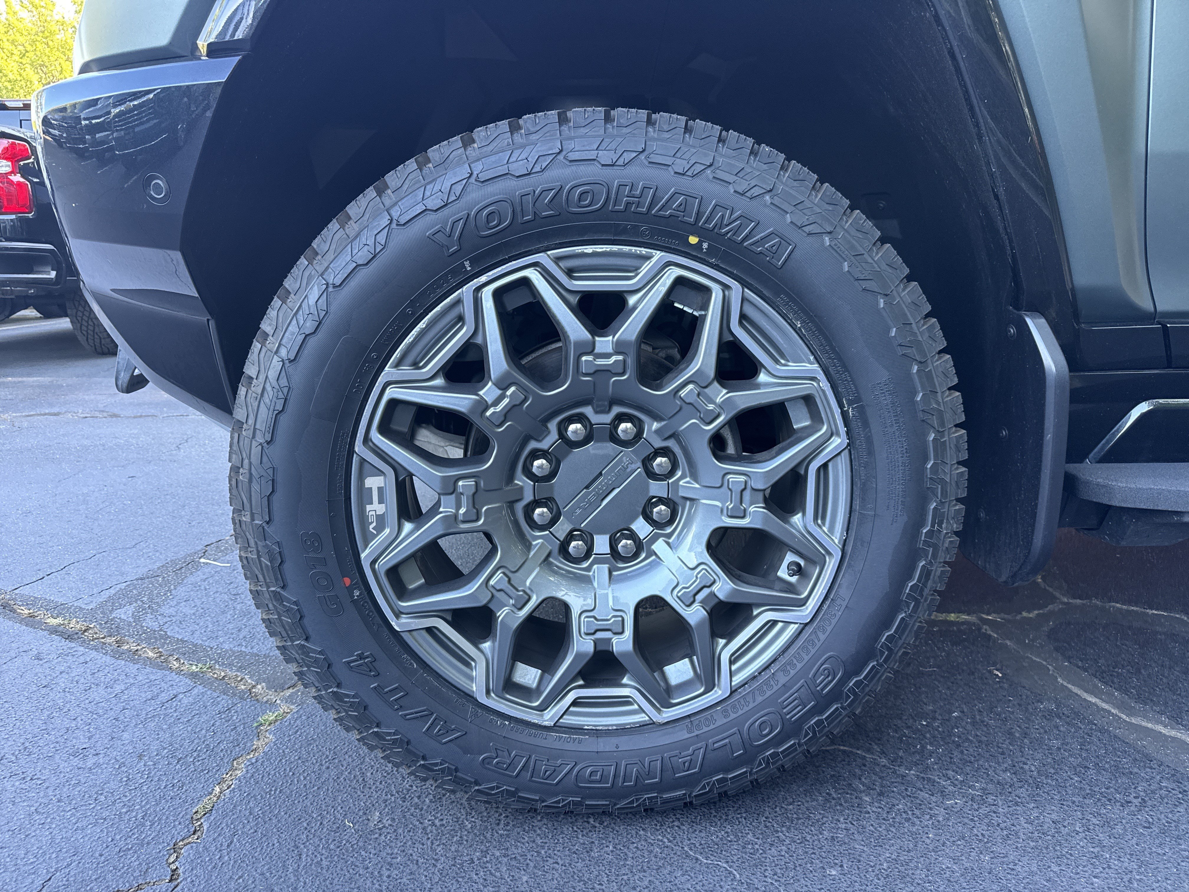 Used 2024 GMC Hummer EV 3X w/ LPO, Illumination Package AWD/4WD image 13