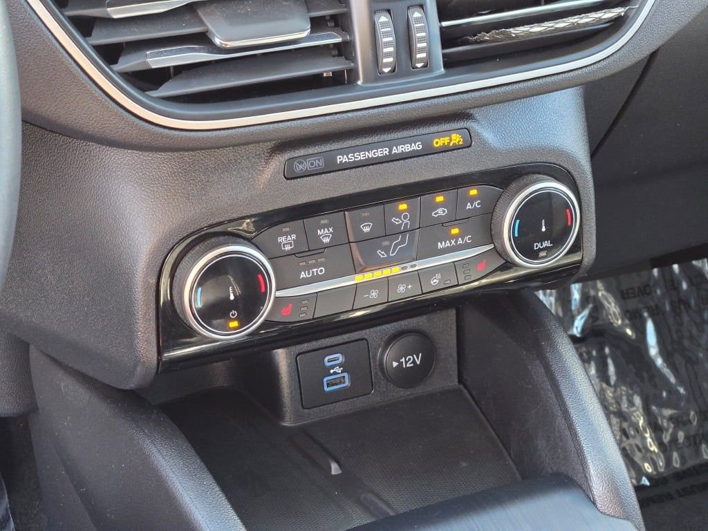 Used 2022 Ford Escape SEL w/ Technology Package image 28