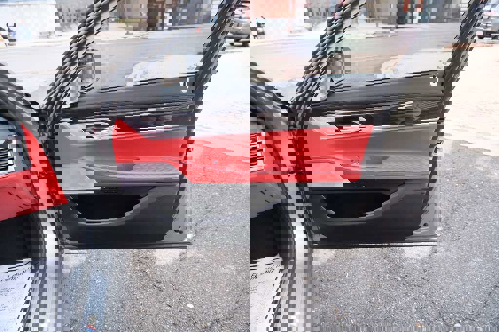 Used 2021 BMW 750i xDrive w/ Executive Package image 37