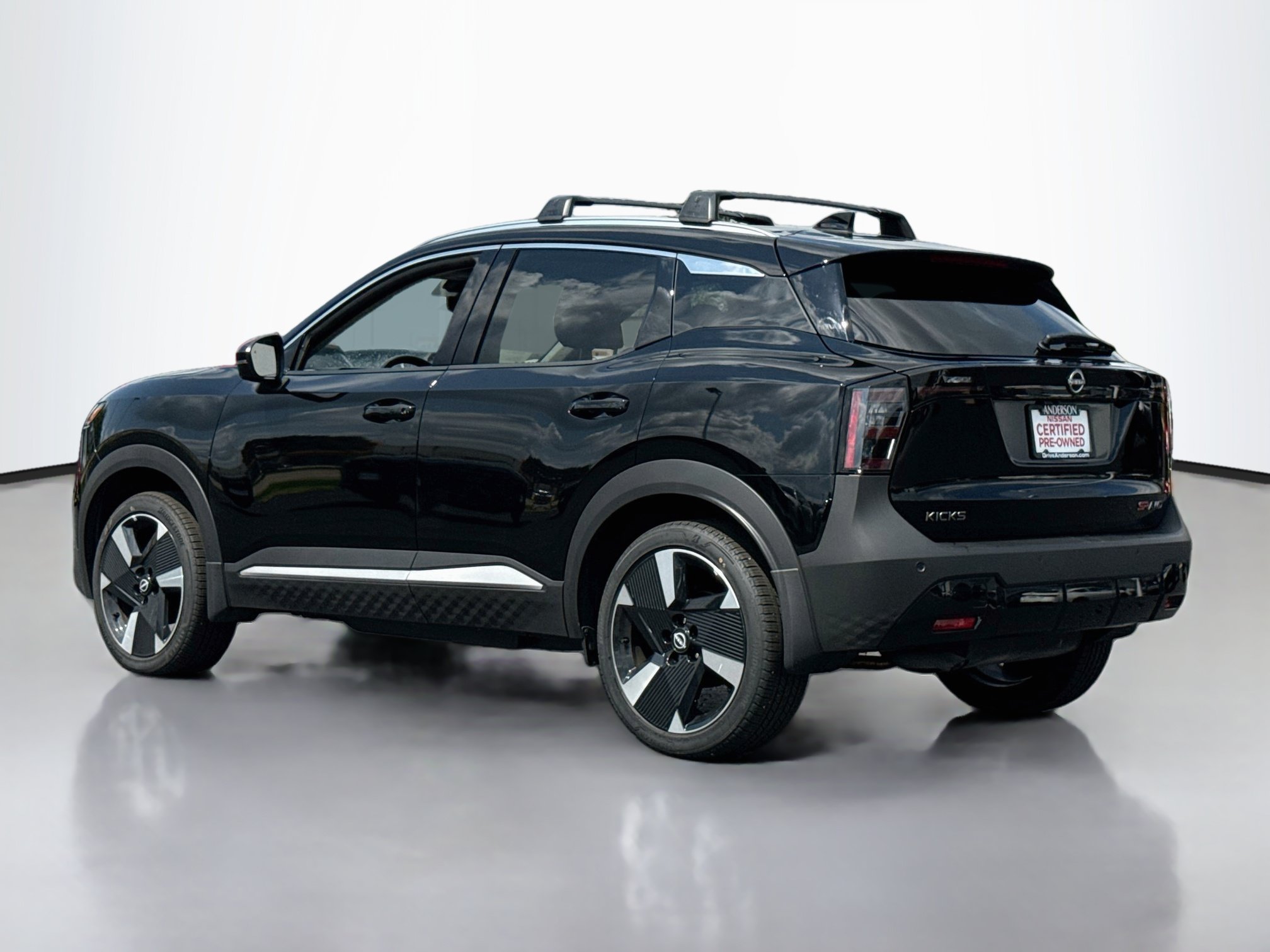 Certified 2025 Nissan Kicks SR w/ Illumination Package AWD/4WD image 5