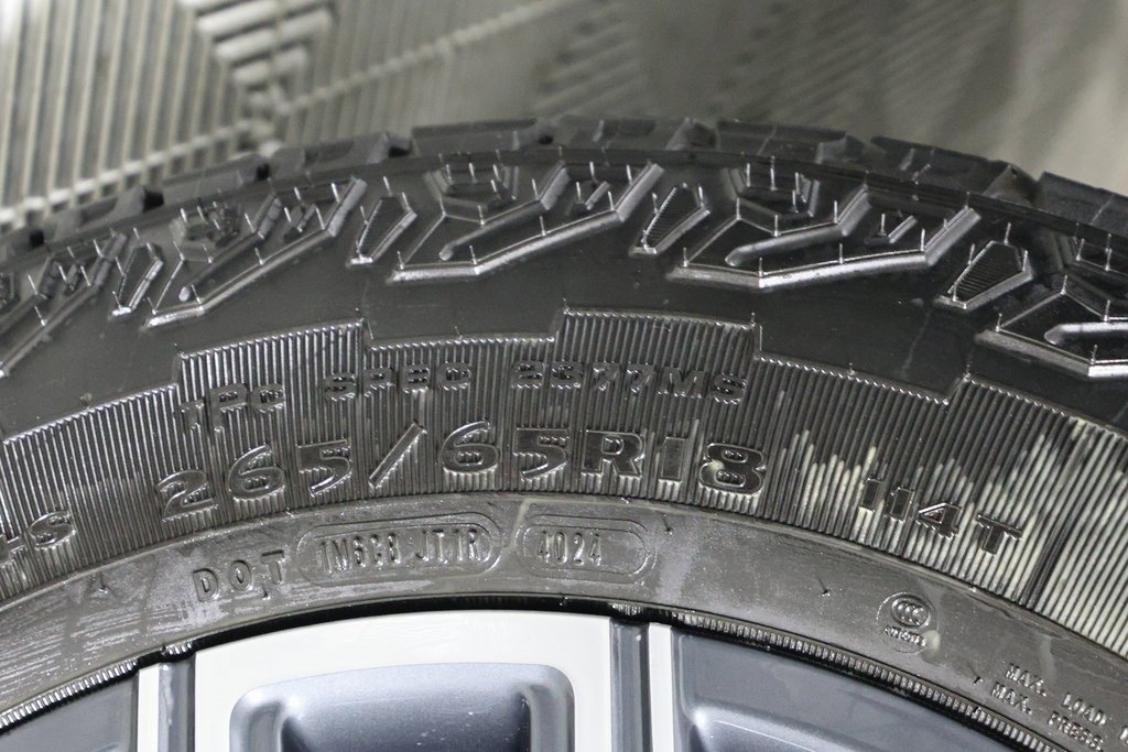 Used 2024 Chevrolet Colorado Z71 w/ Z71 Convenience Package 2 image 43