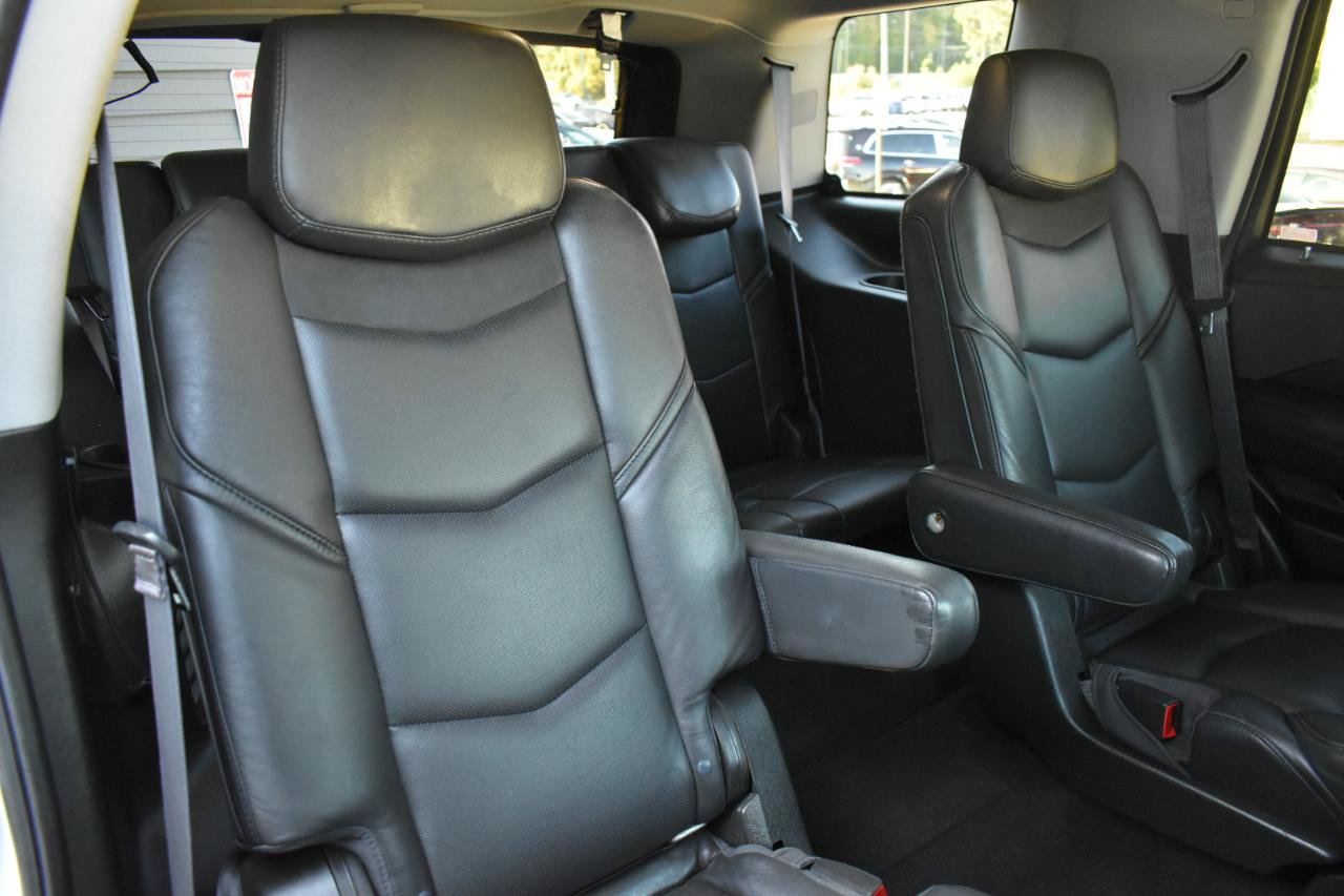 Used 2016 Cadillac Escalade Luxury AWD/4WD image 31