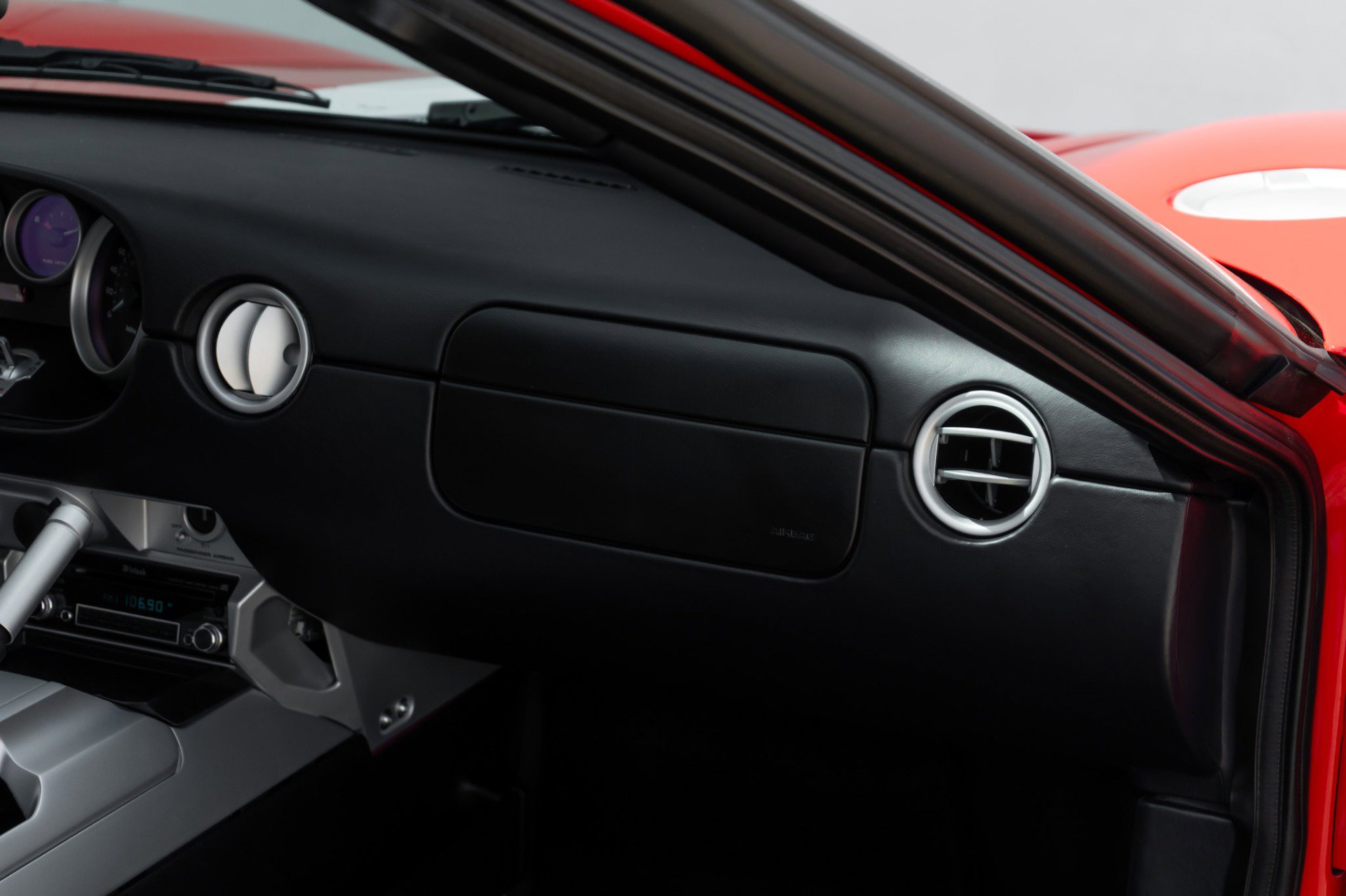 Used 2005 Ford GT RWD image 26
