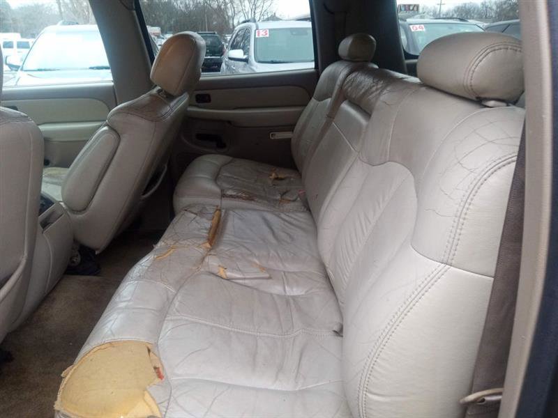 Used 2002 Chevrolet Suburban LT image 11