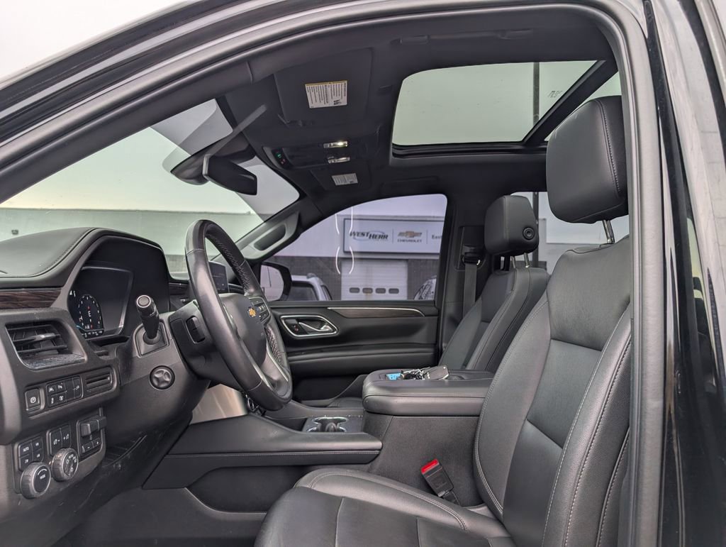 Used 2022 Chevrolet Suburban LT w/ LT Signature Package image 9